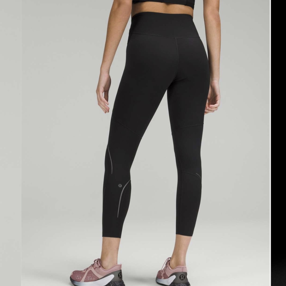 Lululemon Base Pace High-Rise Reflective Tight 25"Black, Size 6
